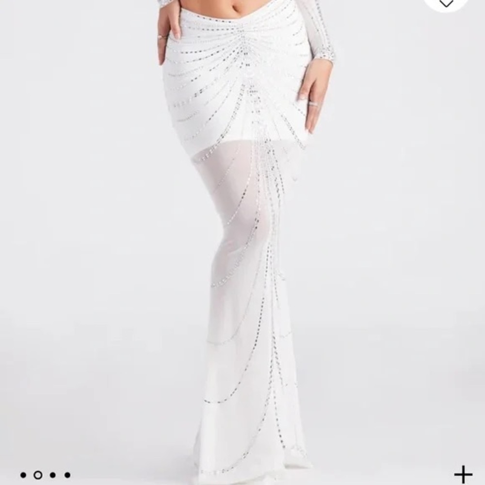 Windsor White Trumpet Maxi Skirt with Ruched Slit